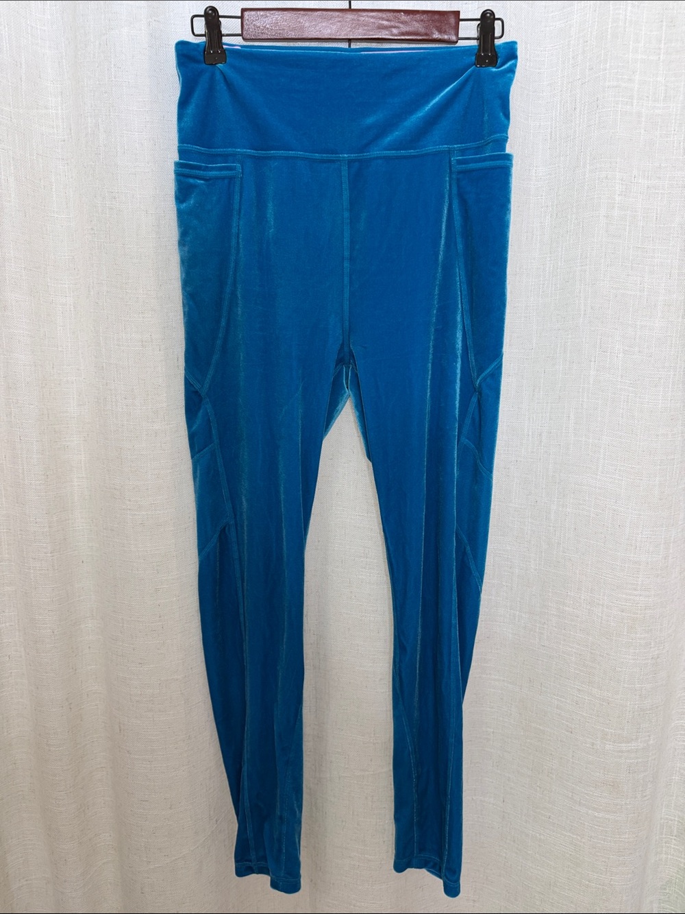 Lilly Pulitzer Luxletic Blue Velvet Leggings Size Medium Excellent Condition